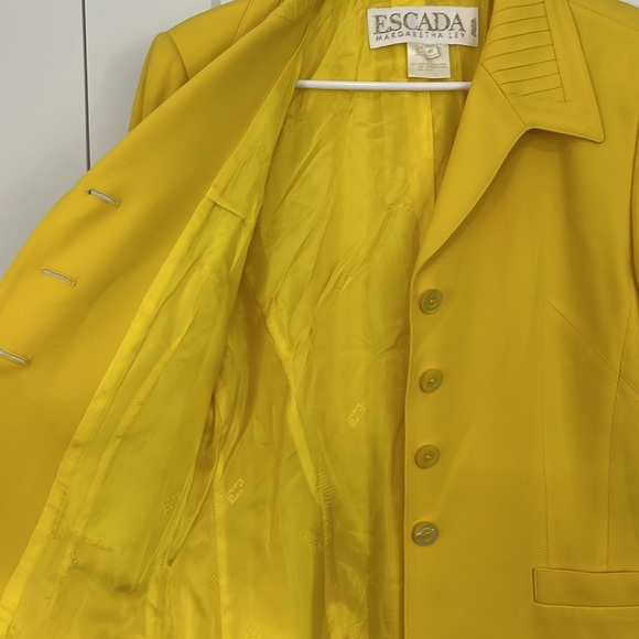 Vintage Escada by Margaretha Ley Size EU 40 Yellow Wool Blazer - Picture 11 of 13